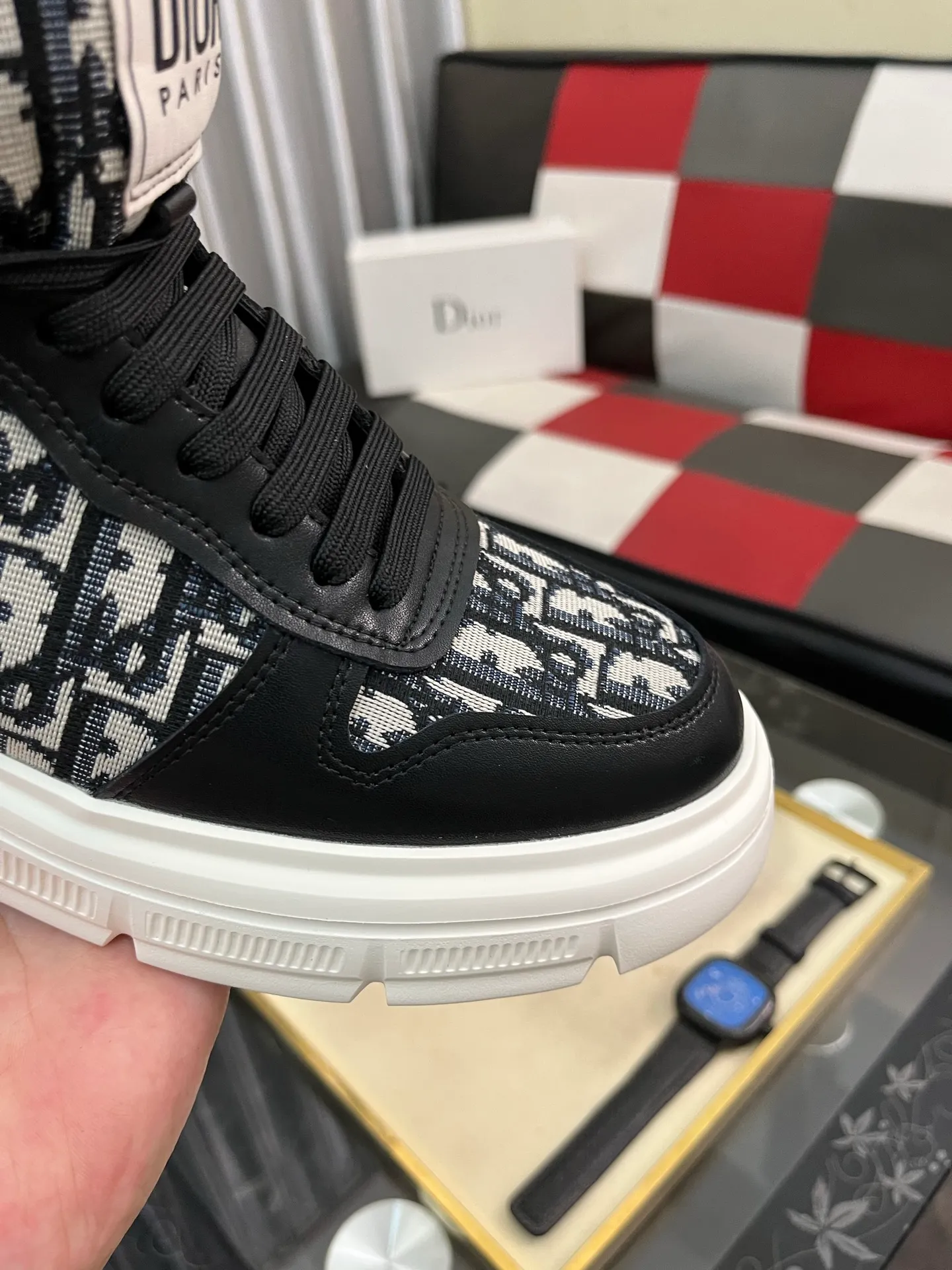 Men's shoes💰420⌚️⌚️[Dior] Dior's new men's genuine leather casual shoes, the highest version on the market, any comparison is welcome🆚! The original leather has excellent texture and is super high-end! Fetal sheep net lining imported from Italy, removable pad! Luxurious materials and fine workmanship, highly recommended! Code number: 38-442️⃣Colors available